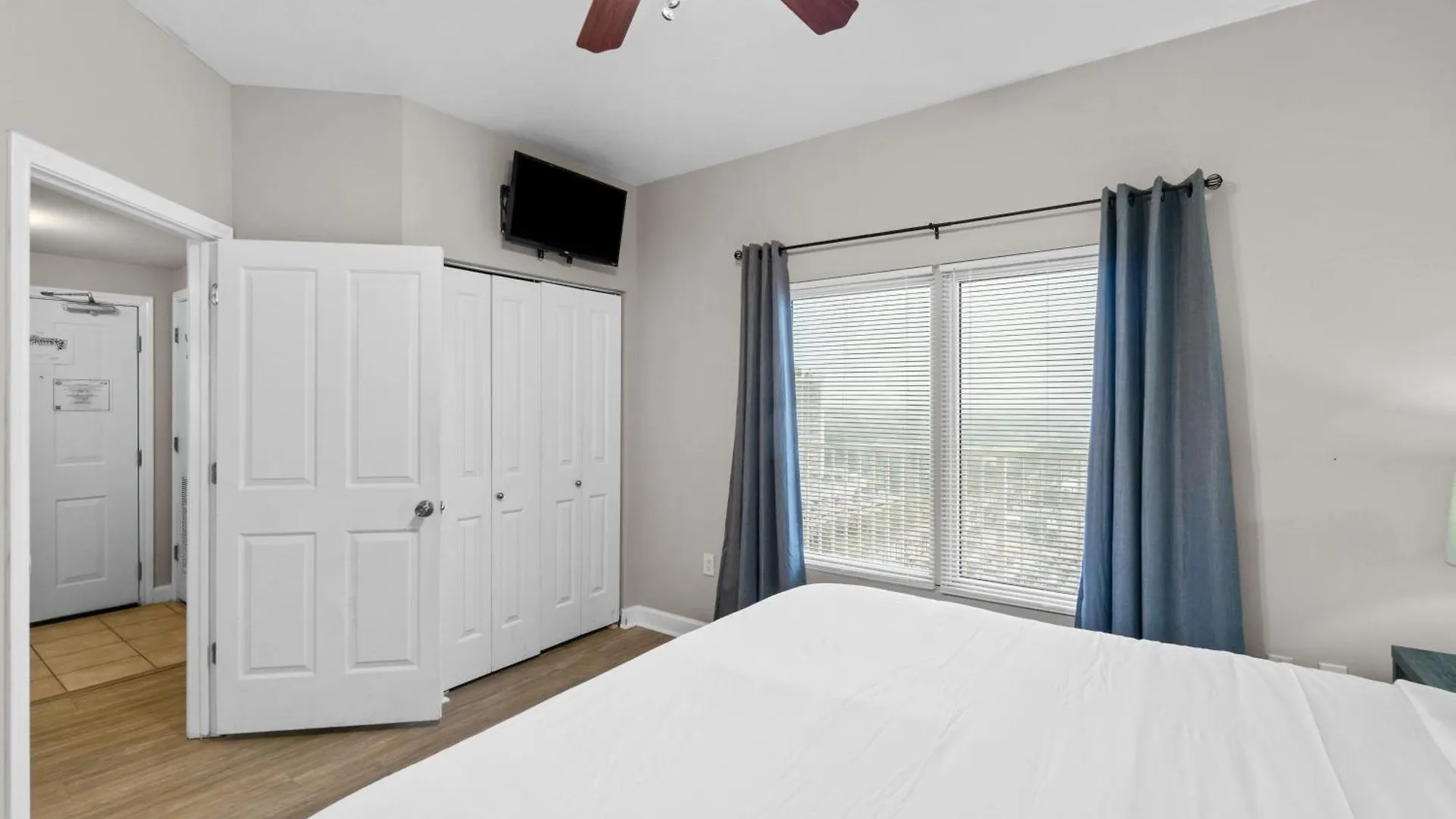 Holiday home Shores Of Panama #1828 By Book That Condo Panama City Beach